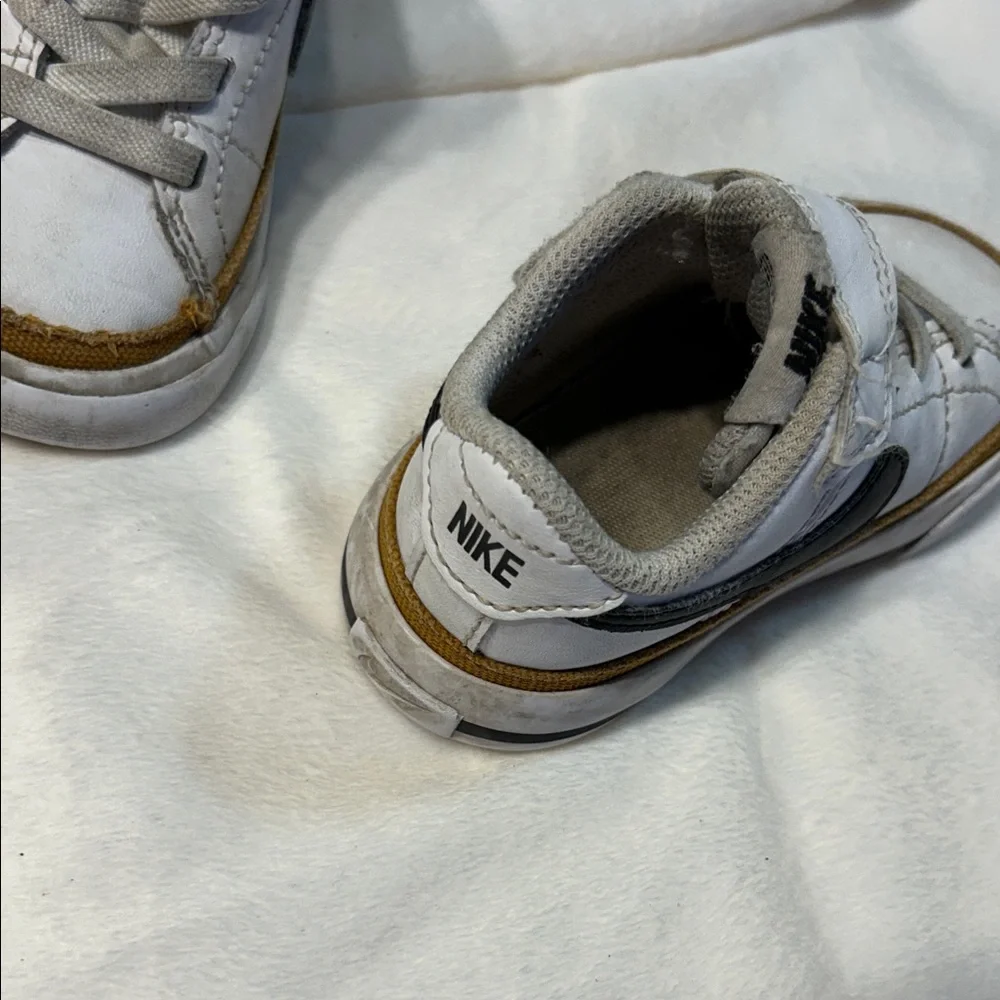 Nike Court Legacy Shoes